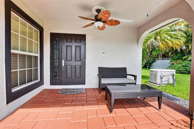 9048 Villa Portofino Circle, Boca Raton, FL 33496