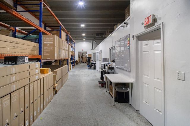 3337 NW 74th Ave 3337, Miami, FL 33122