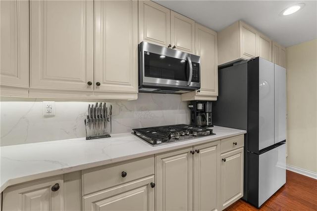 3636 Habersham Road NW 2404, Atlanta, GA 30305