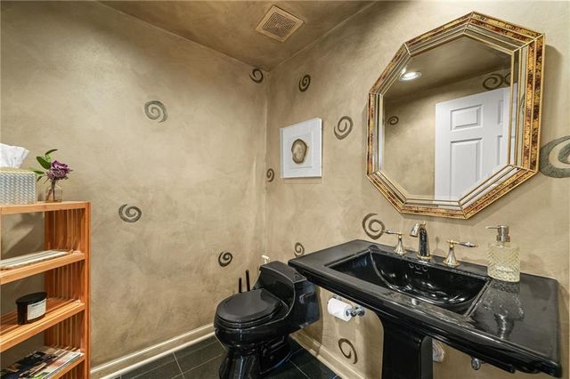 3636 Habersham Road NW 2404, Atlanta, GA 30305
