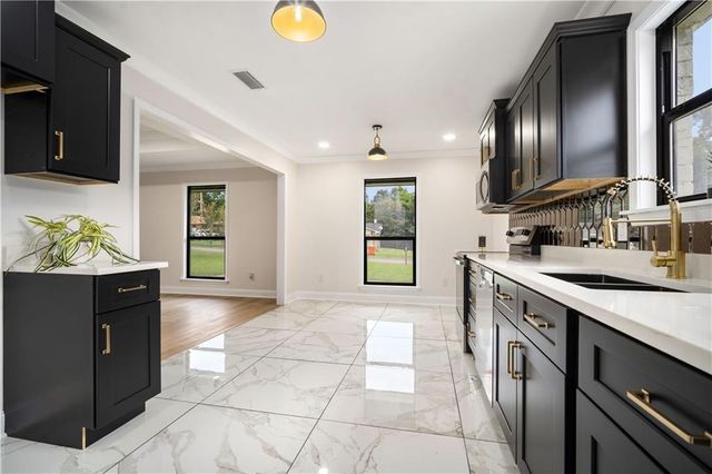 8009 Grand Oaks Drive, Theodore, AL 36582