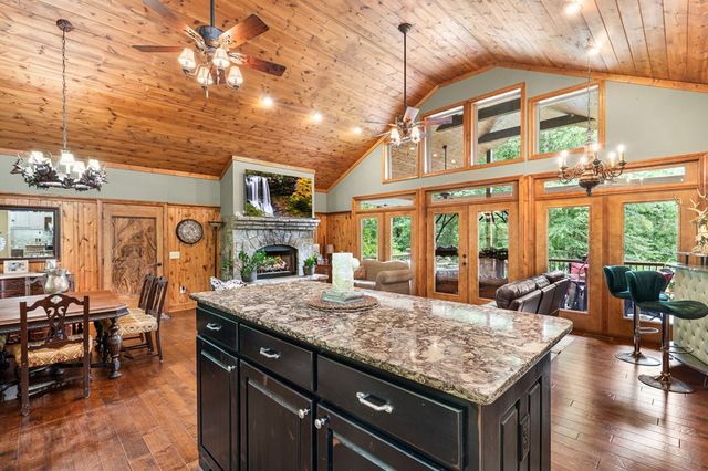 85 Buena Vista Drive, Hayesville, NC 28904