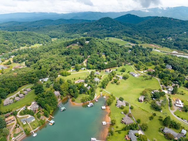 85 Buena Vista Drive, Hayesville, NC 28904