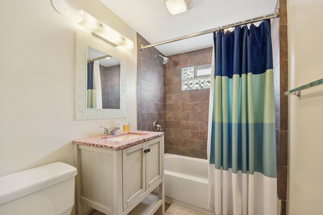 2928 N Rutherford Avenue, Chicago, IL 60634