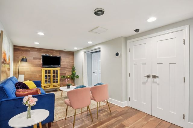 2928 N Rutherford Avenue, Chicago, IL 60634