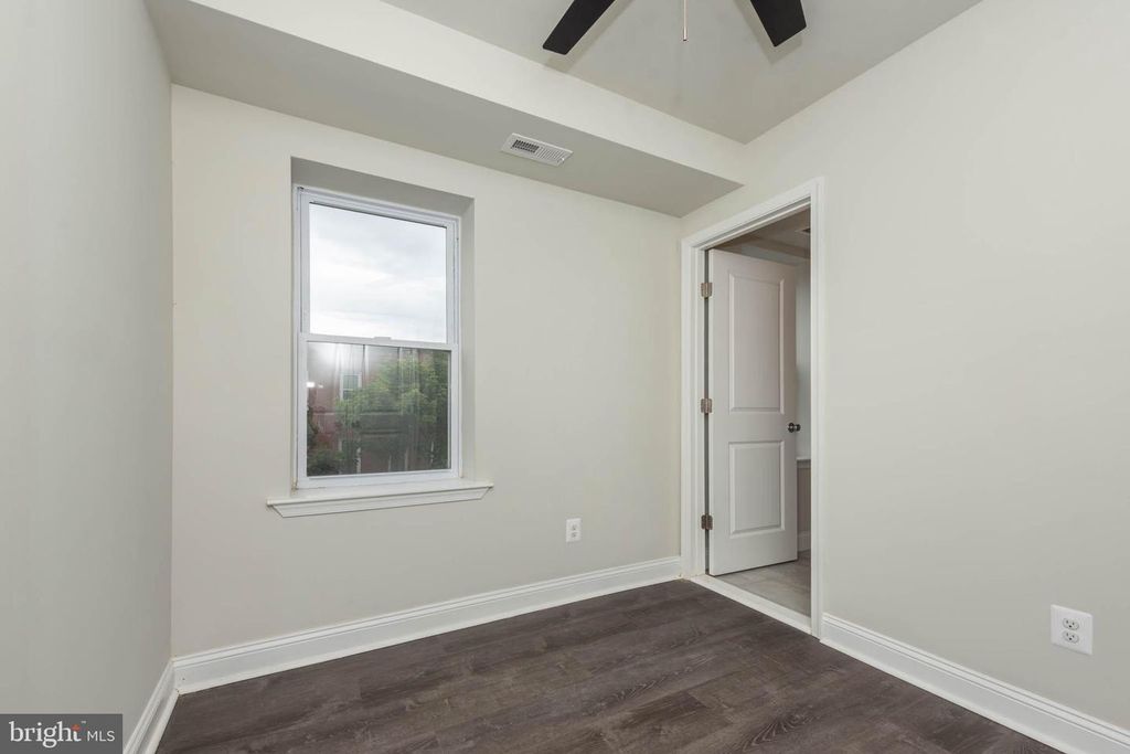 Image 29 of property listing at 400 N PATTERSON PARK AVE, Baltimore, MD 21231