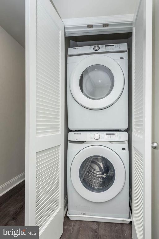 Image 33 of property listing at 400 N PATTERSON PARK AVE, Baltimore, MD 21231