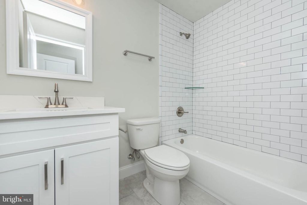 Image 36 of property listing at 400 N PATTERSON PARK AVE, Baltimore, MD 21231