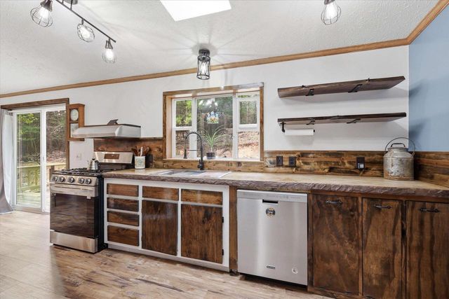 W4506 COUNTY ROAD TT, Wild Rose, WI 54984