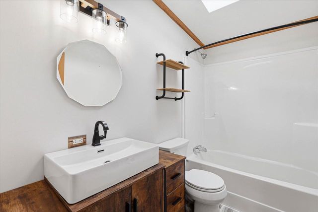 W4506 COUNTY ROAD TT, Wild Rose, WI 54984