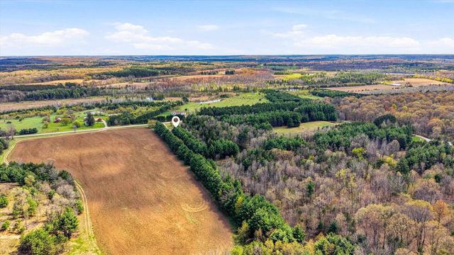 W4506 COUNTY ROAD TT, Wild Rose, WI 54984