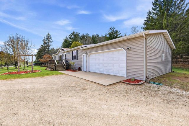 W4506 COUNTY ROAD TT, Wild Rose, WI 54984