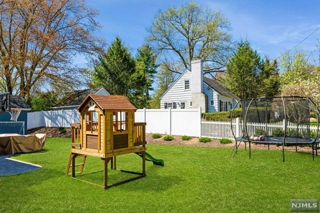 216 Knickerbocker Road, Closter, NJ 07624