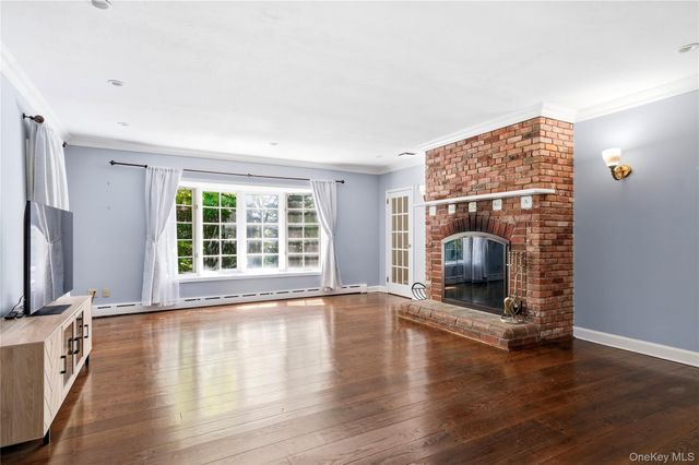 505 Bryant Avenue, Roslyn Harbor, NY 11576