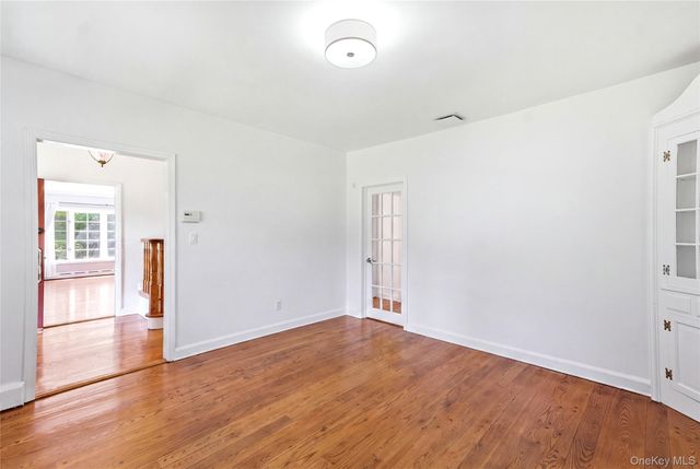 505 Bryant Avenue, Roslyn Harbor, NY 11576