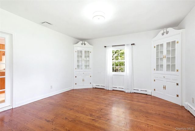 505 Bryant Avenue, Roslyn Harbor, NY 11576