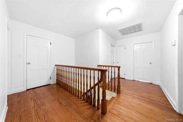 505 Bryant Avenue, Roslyn Harbor, NY 11576