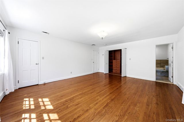 505 Bryant Avenue, Roslyn Harbor, NY 11576