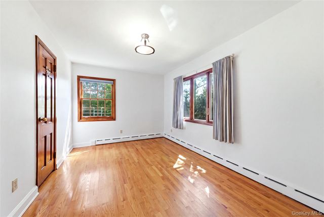 505 Bryant Avenue, Roslyn Harbor, NY 11576