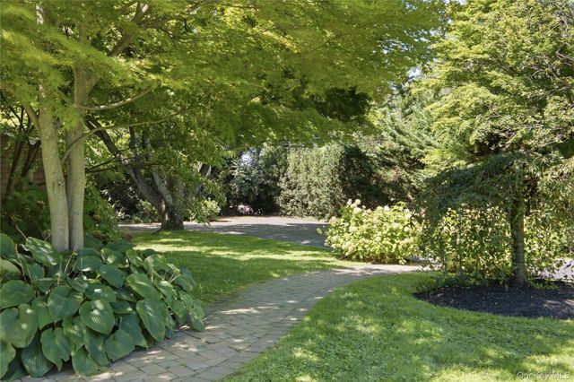 505 Bryant Avenue, Roslyn Harbor, NY 11576