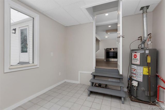 21305 Oxford Avenue, Farmington Hills, MI 48336