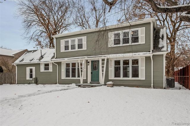 21305 Oxford Avenue, Farmington Hills, MI 48336