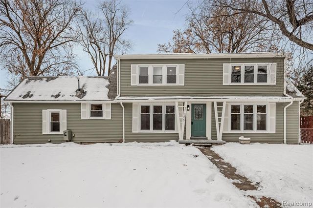 21305 Oxford Avenue, Farmington Hills, MI 48336