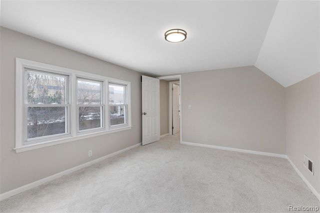 21305 Oxford Avenue, Farmington Hills, MI 48336