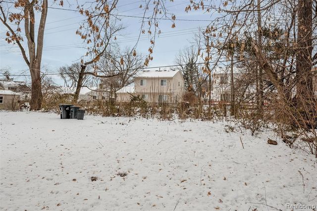 21305 Oxford Avenue, Farmington Hills, MI 48336