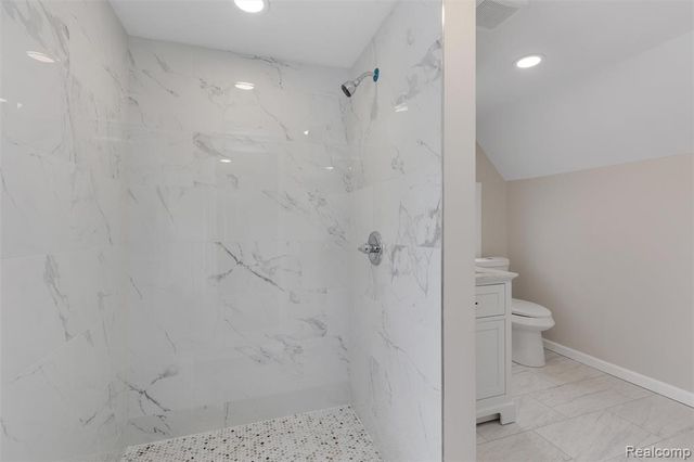 21305 Oxford Avenue, Farmington Hills, MI 48336