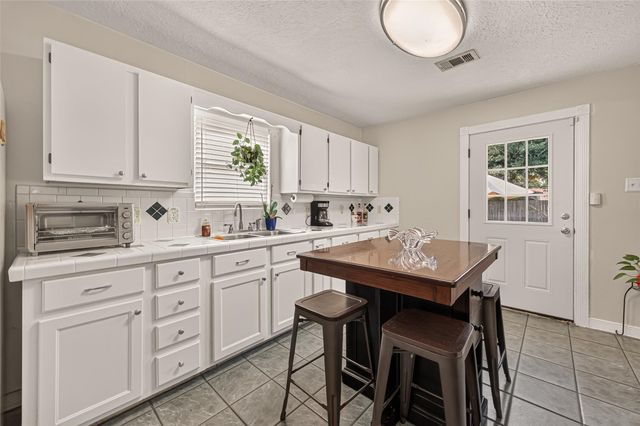 5943 Southlark Street, Houston, TX 77033