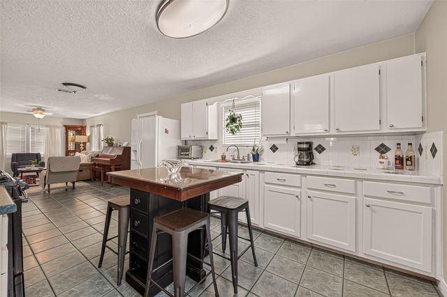 5943 Southlark Street, Houston, TX 77033