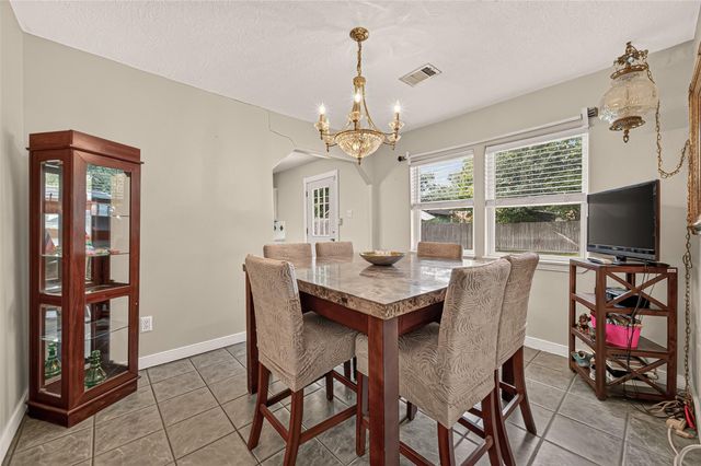 5943 Southlark Street, Houston, TX 77033