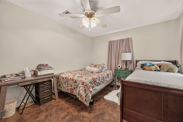 5943 Southlark Street, Houston, TX 77033