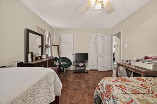 5943 Southlark Street, Houston, TX 77033