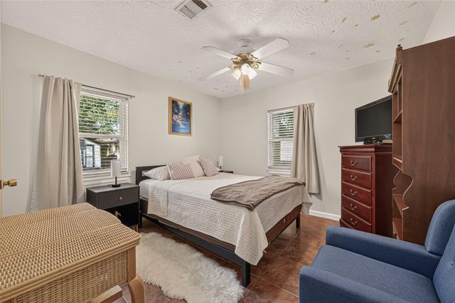 5943 Southlark Street, Houston, TX 77033