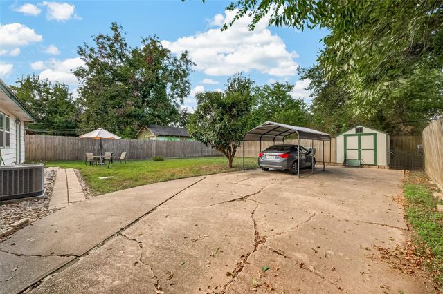 5943 Southlark Street, Houston, TX 77033