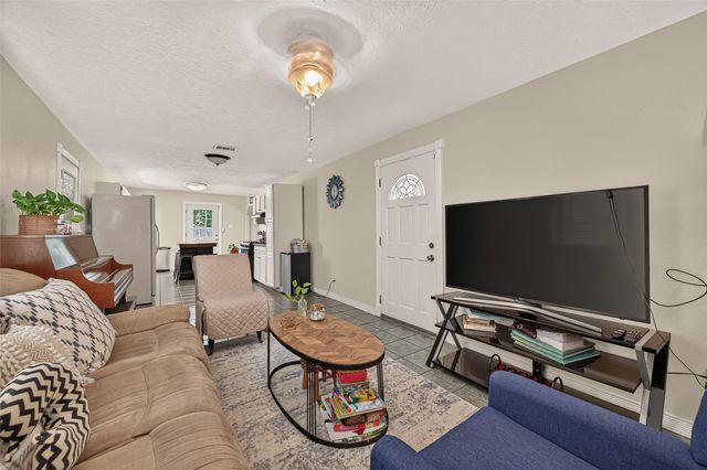 5943 Southlark Street, Houston, TX 77033