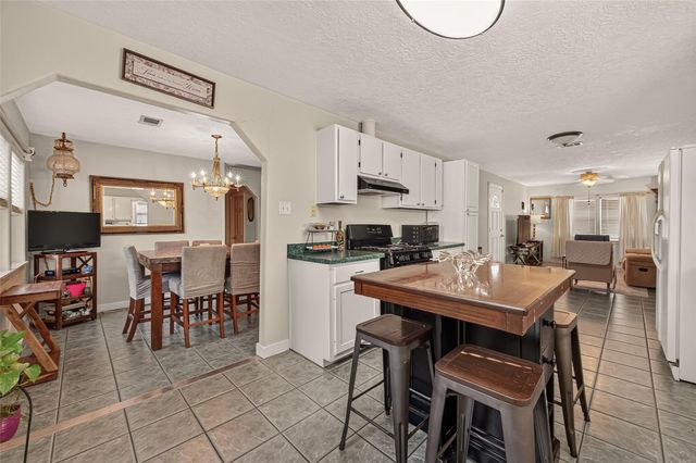 5943 Southlark Street, Houston, TX 77033