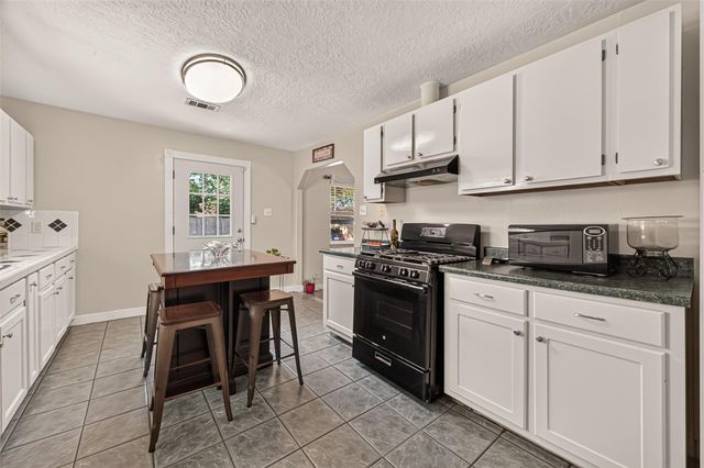5943 Southlark Street, Houston, TX 77033