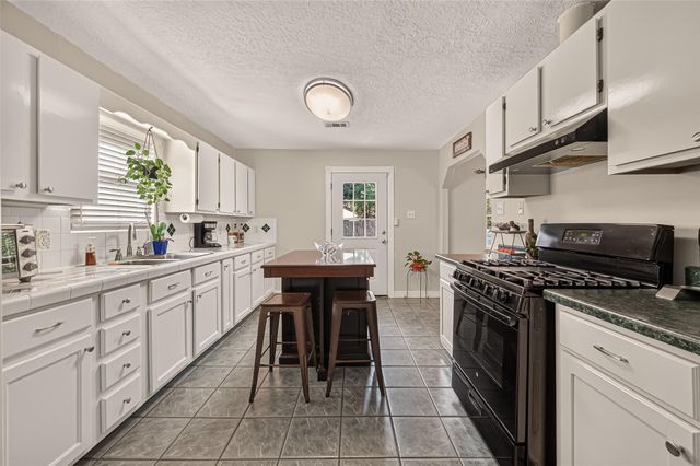 5943 Southlark Street, Houston, TX 77033