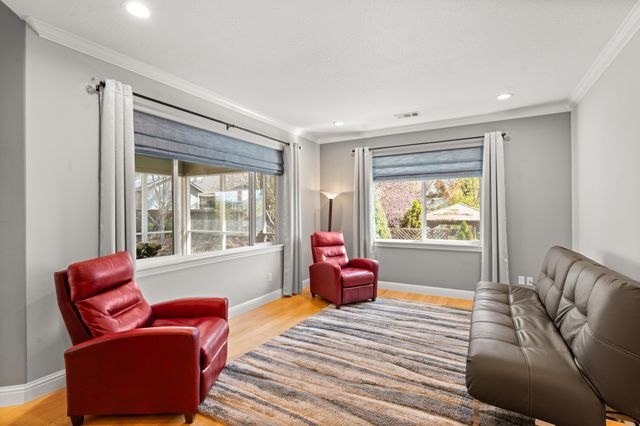 1868 NW F Street, Grants Pass, OR 97526