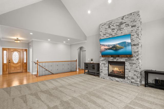 1868 NW F Street, Grants Pass, OR 97526