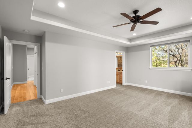 1868 NW F Street, Grants Pass, OR 97526