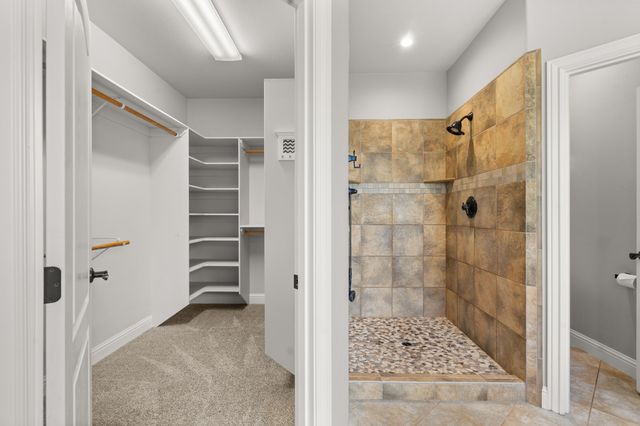 1868 NW F Street, Grants Pass, OR 97526