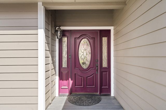 1868 NW F Street, Grants Pass, OR 97526