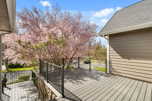 1868 NW F Street, Grants Pass, OR 97526