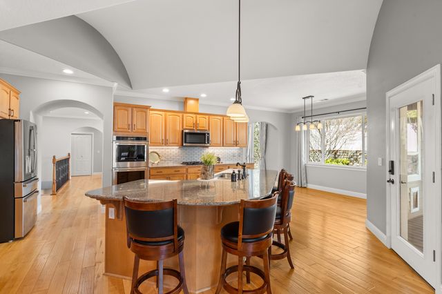 1868 NW F Street, Grants Pass, OR 97526