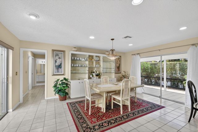 6730 Starkeys Place, Lake Worth, FL 33467