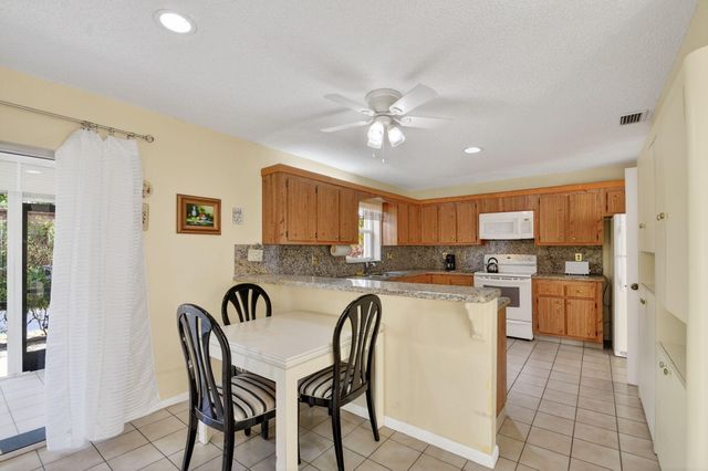 6730 Starkeys Place, Lake Worth, FL 33467